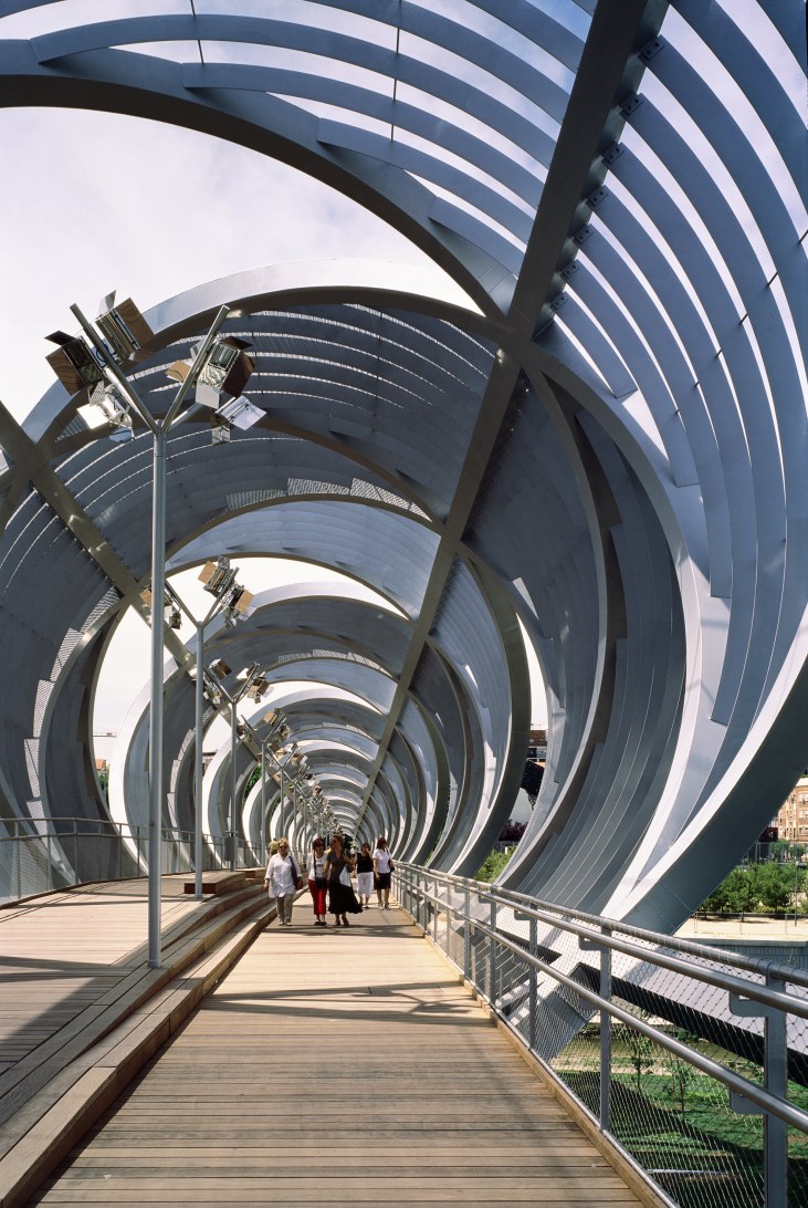 Arganzuela Footbridge Pole