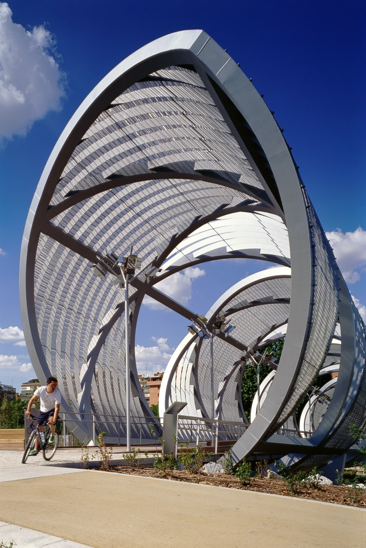 Arganzuela Footbridge Pole